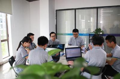 改变世界的IT大佬竟全是程序员出身？下一个会是谁？长沙软件开发的可能性